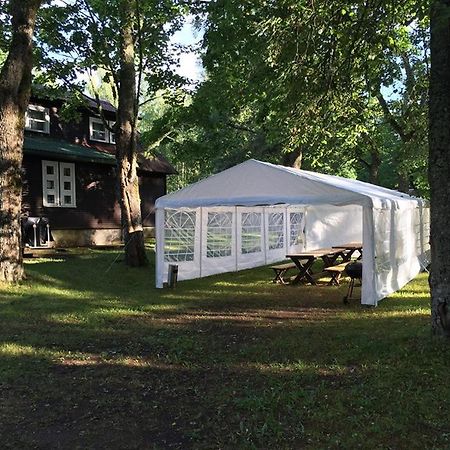 Oravapesa Guest House Häädemeeste Bagian luar foto