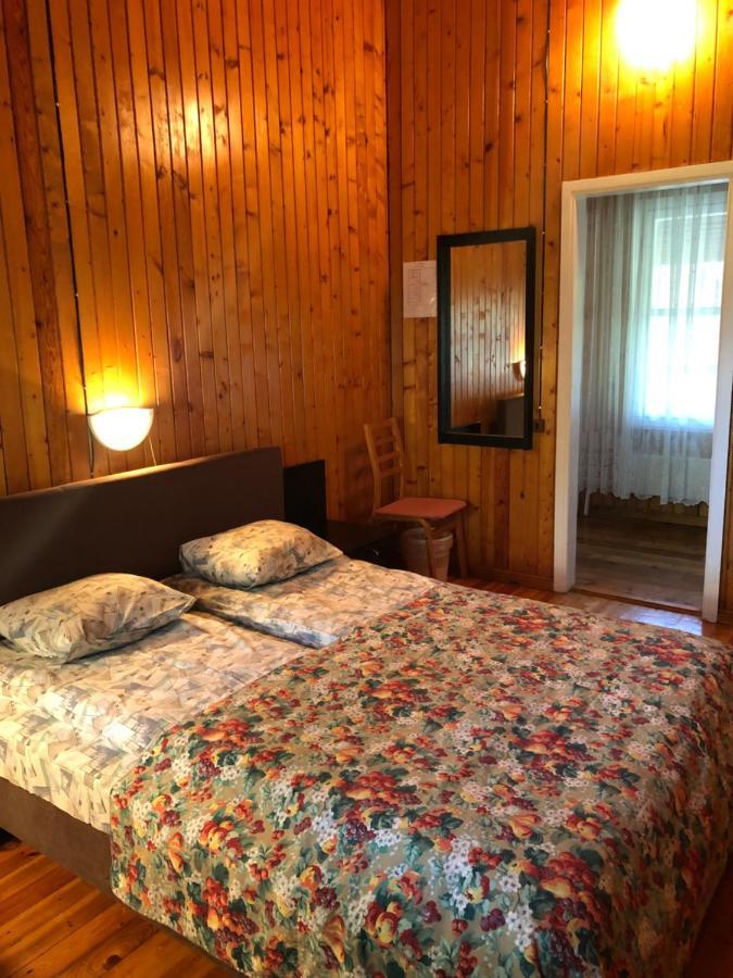 Oravapesa Guest House Häädemeeste Bagian luar foto
